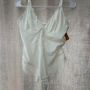 NWT Popilush Off white Cream Lace Bodysuit